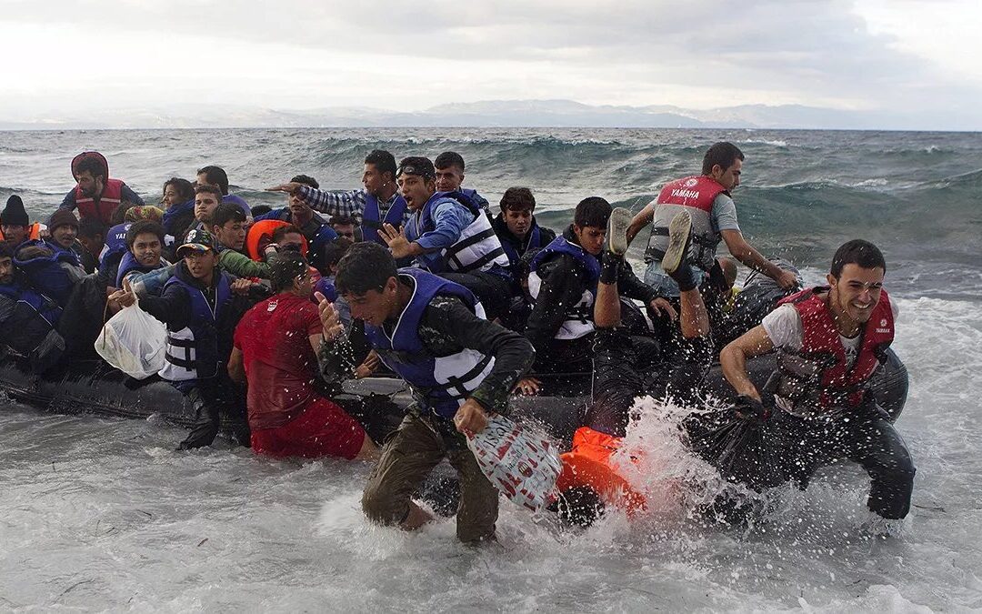 Migranti: l’accordo che devia le barche sulle isole greche